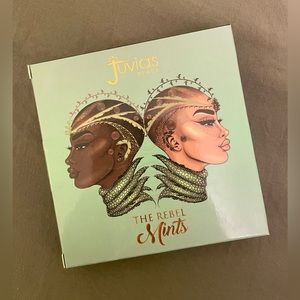 BNWT Juvia’s Place Rebel Quad Eyeshadow Palette